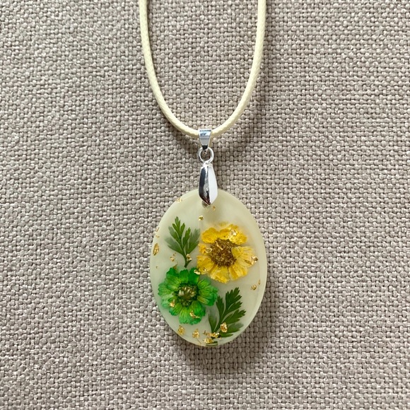 Handmade Necklace - Picture 4 of 5